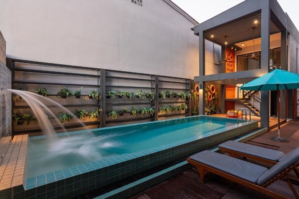 Готель Recenta Express Phuket Town 3*