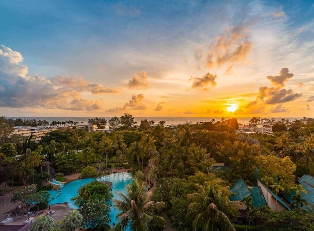 Готель Paradox Resort Phuket 5*