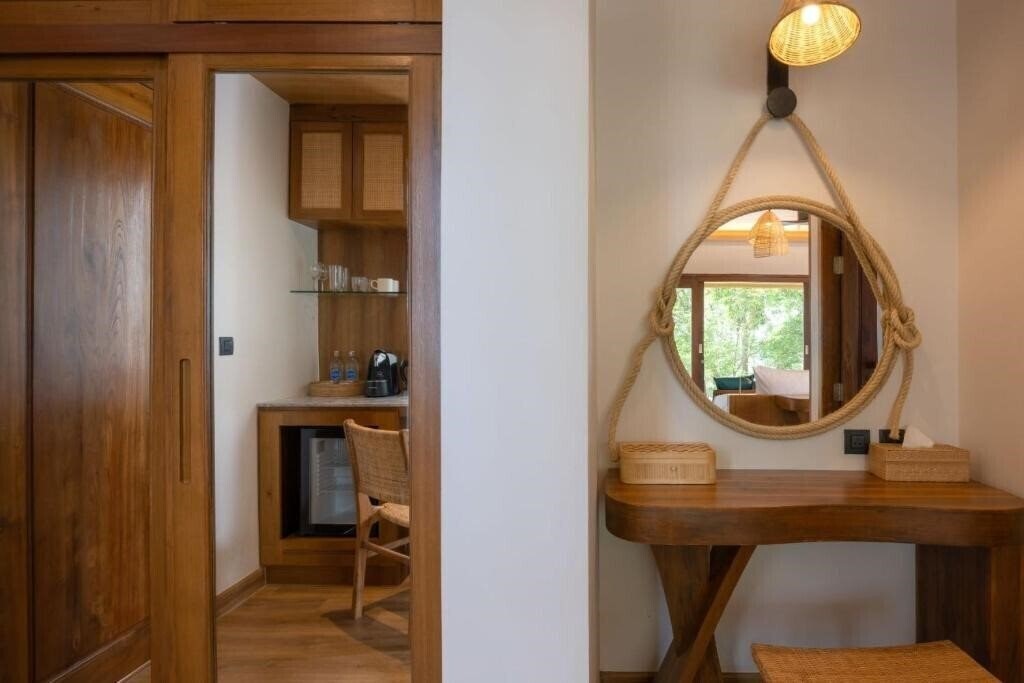 Изображение Sinae Phuket Luxury HotelSai Lounge and Wine 5*