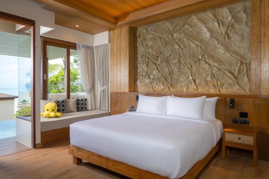 Картинка Sinae Phuket Luxury Hotel 5*