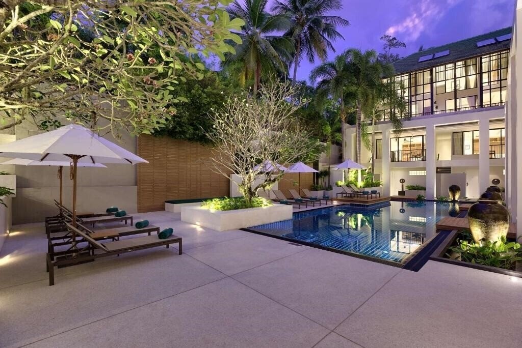 Фотографія Outrigger Surin Beach Resort 4*