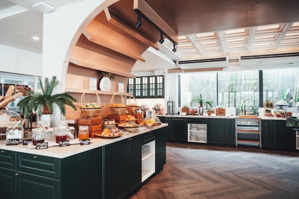 Фотография Anona Beachfront Phuket Resort 4*