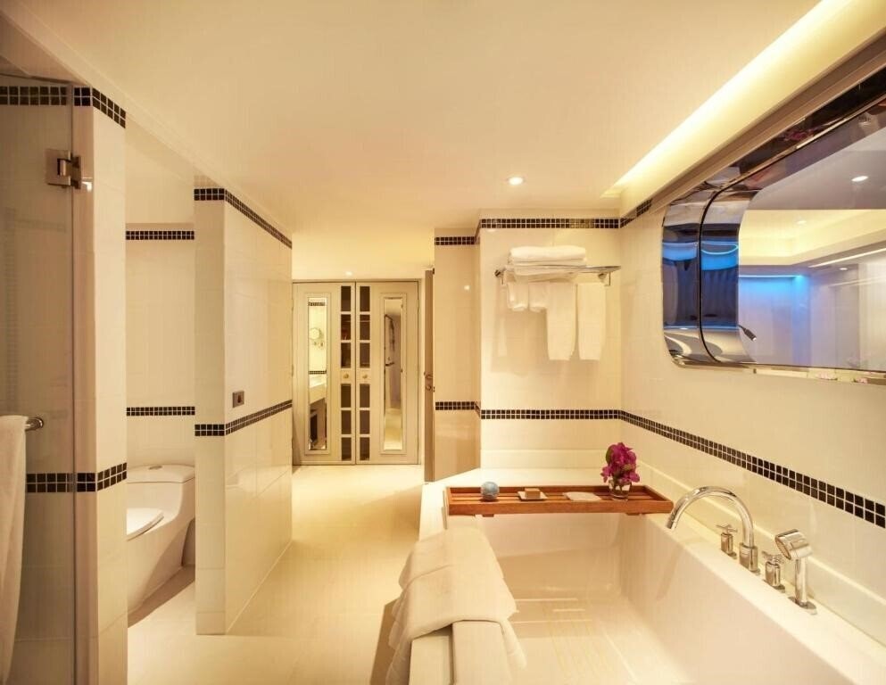 Зображення The Boathouse Phuket 4*