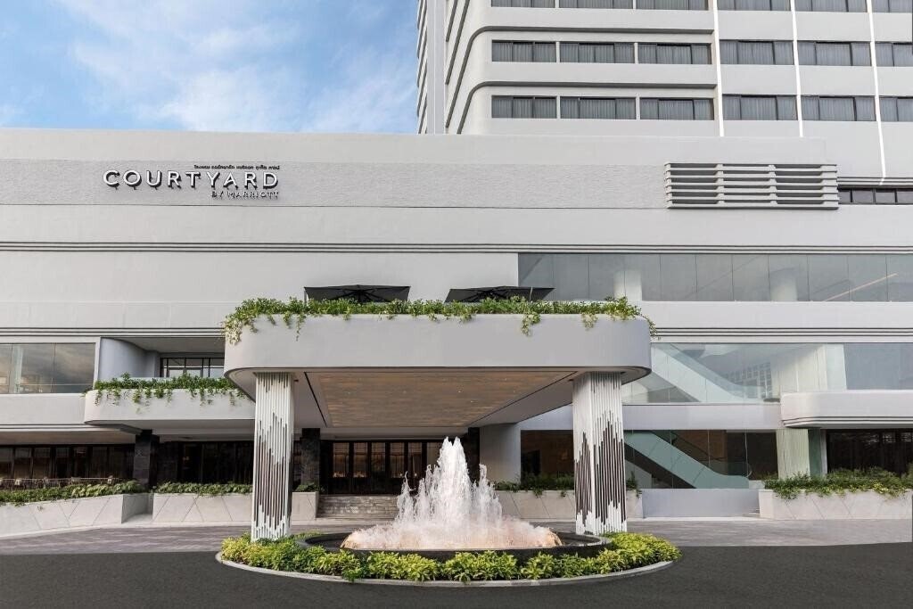 Фото Courtyard By Marriott Phuket Town 4*