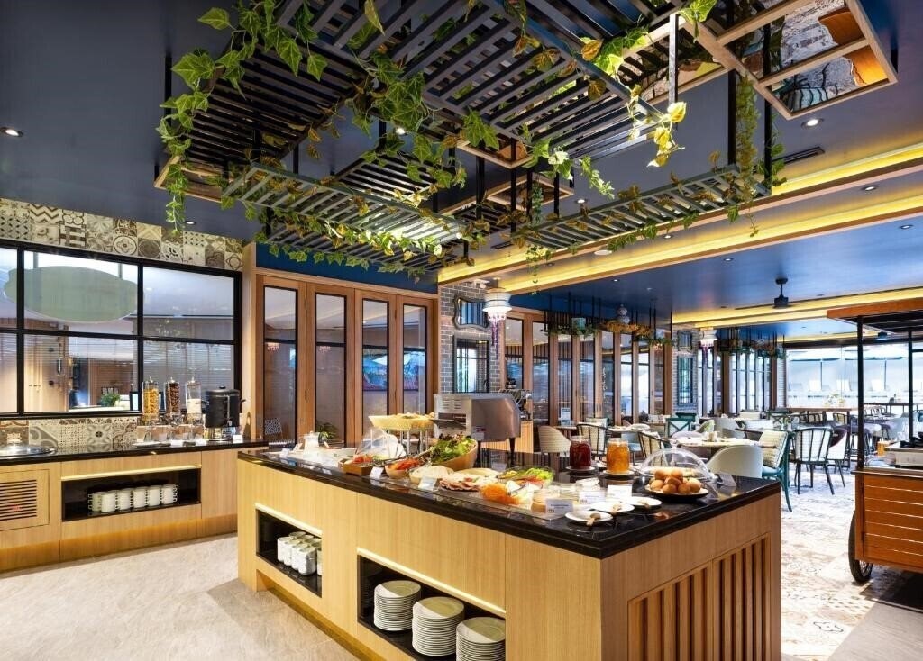 Картинка Glow Mira Karon Beach 4*