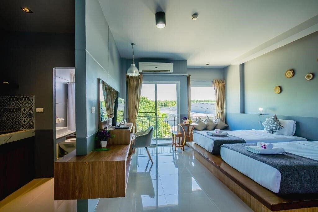 Фото The Rubber Hotel 4*