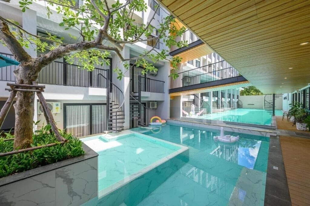 Готель Tour De Phuket Hotel 4*