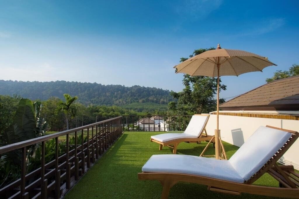 Готель Ozone Villa Phuket 5*