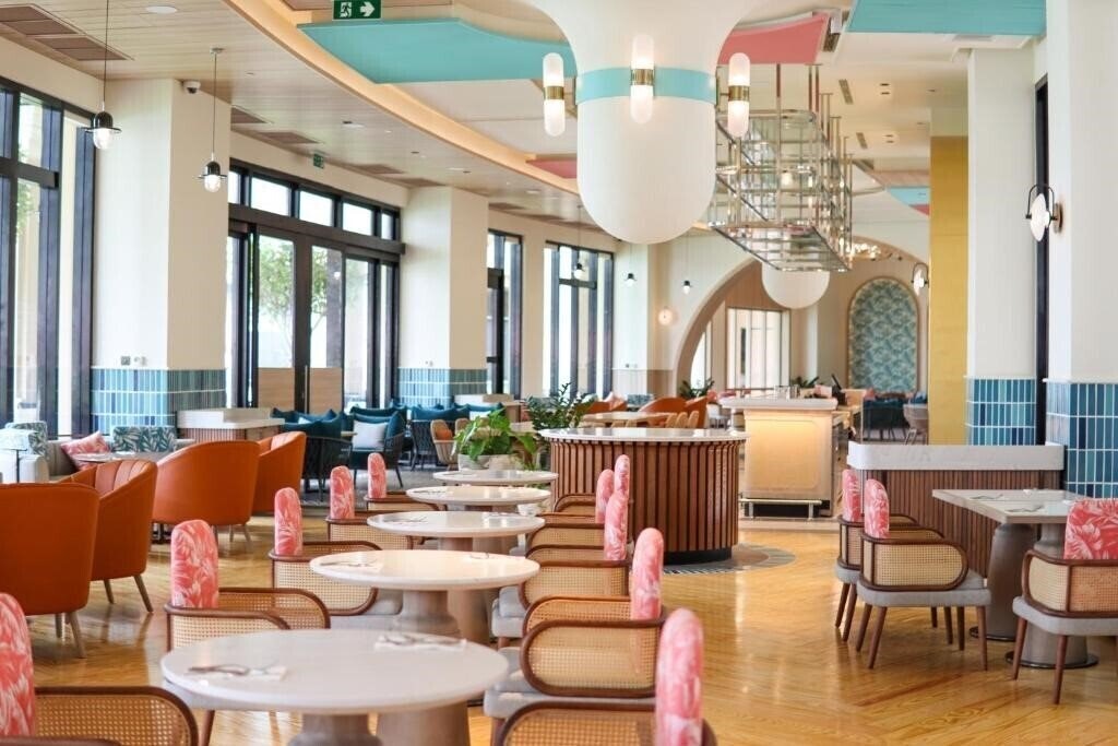 Фотографія M Social Hotel Phuket 5*