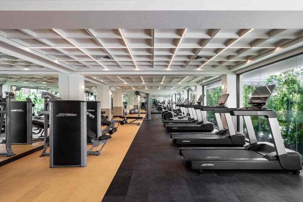 Зображення M Social Hotel Phuket 5*