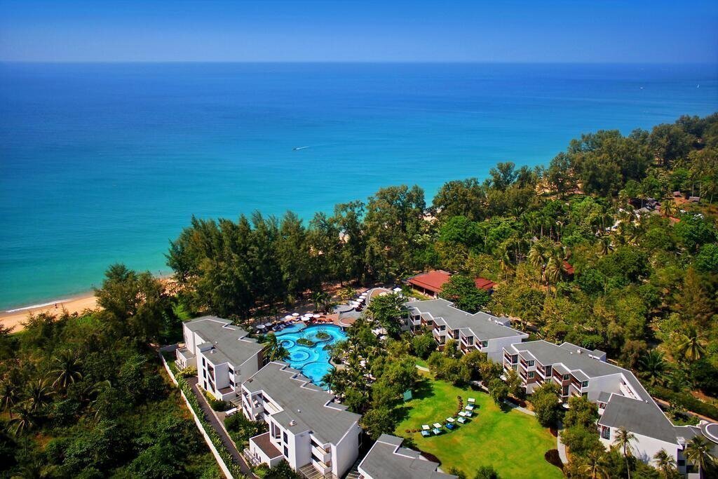 Отель Le Meridien Phuket Mai Khao Beach Resort (ex. Holiday Inn Resort Phuket Mai Khao Beach) 4*