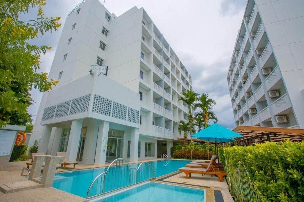 Готель Recenta Suite Phuket Suanluang 4*