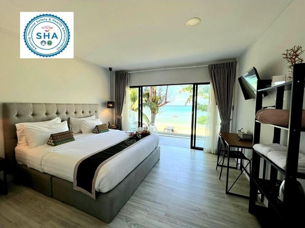 Готель Thai Kamala Beach Front 3*