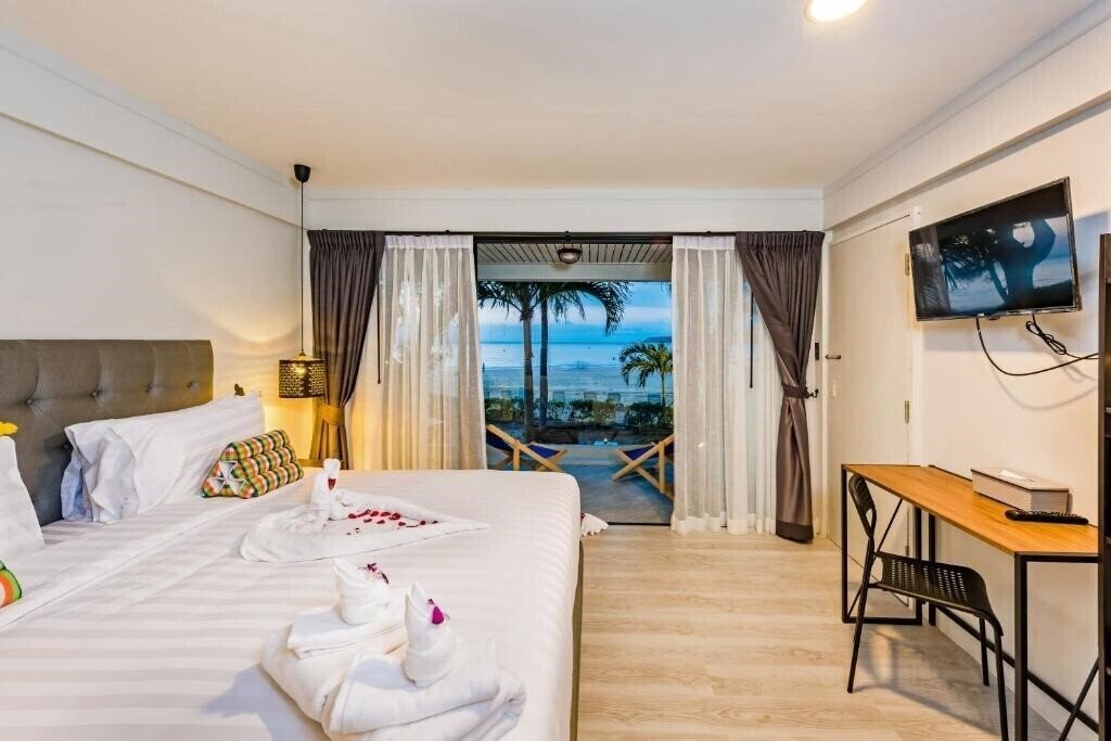 Зображення Thai Kamala Beach Front 3*