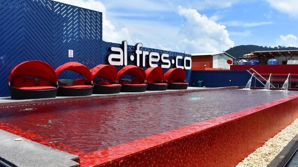 Отель Alfresko Phuket Hotel 3*