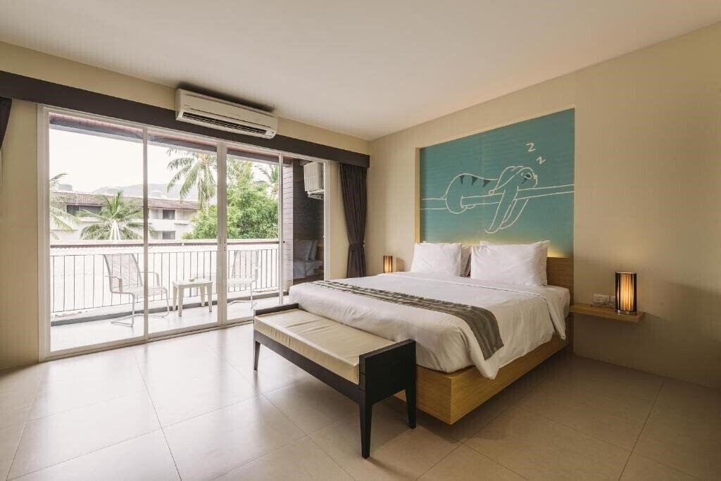 Готель Tiras Patong Beach Hotel 2*