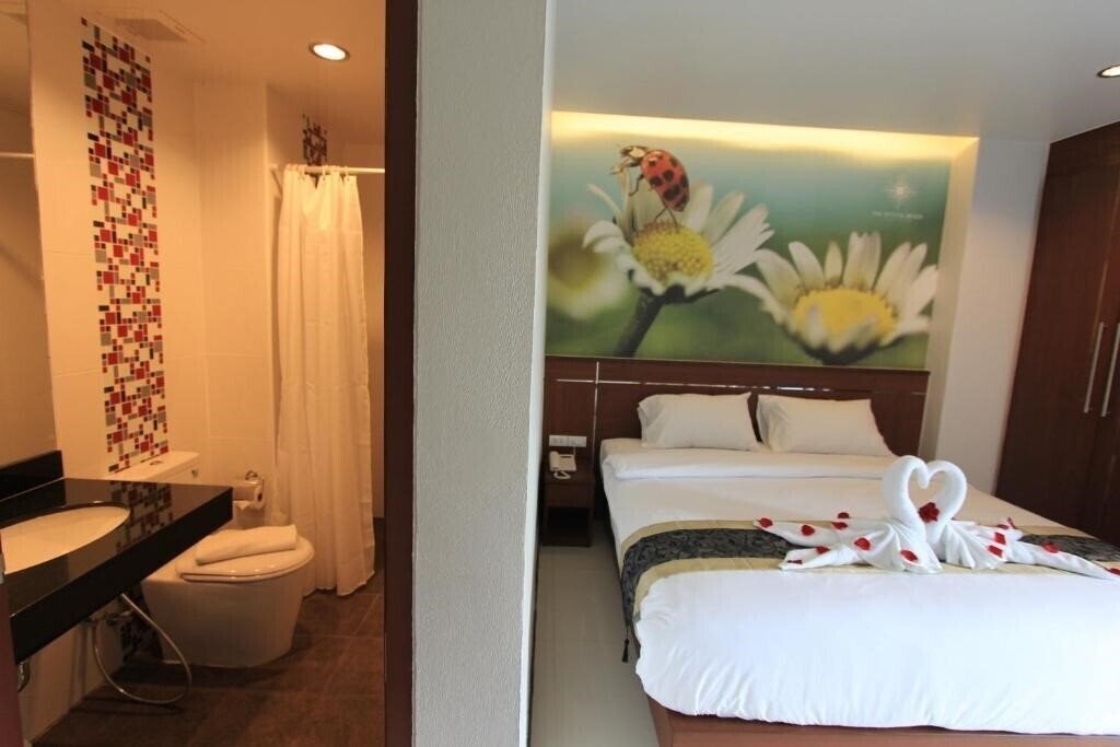 Фото The Crystal Beach Hotel 3*