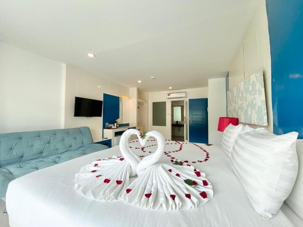 Отель Patong Platinums 3*