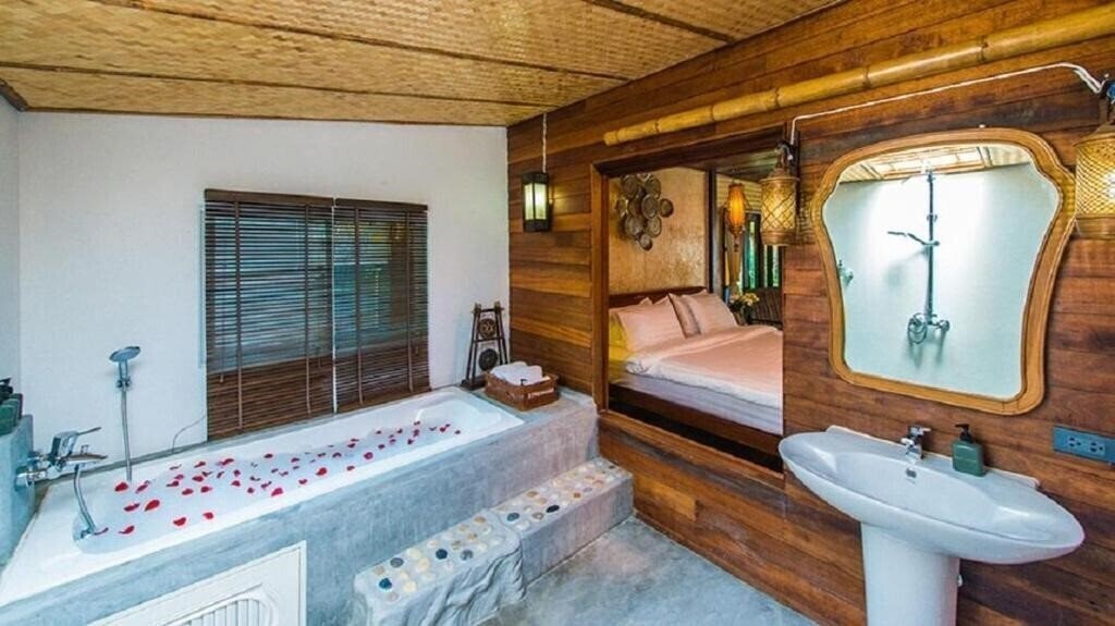 Фото Bora Bora Villa Phuket 4*