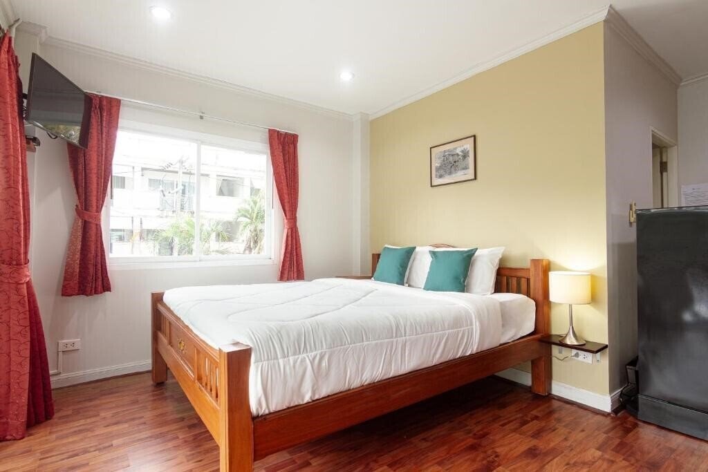 Отель Kamala Beach Residence 3*