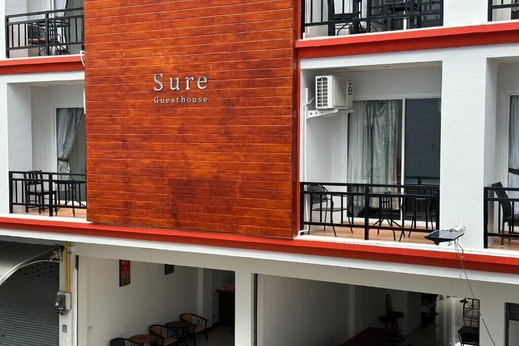 Отель Sure Guesthouse by Zuzu 3*