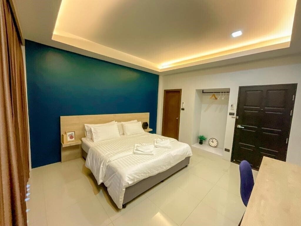 Отель Tall Tree Kata Phuket 2*