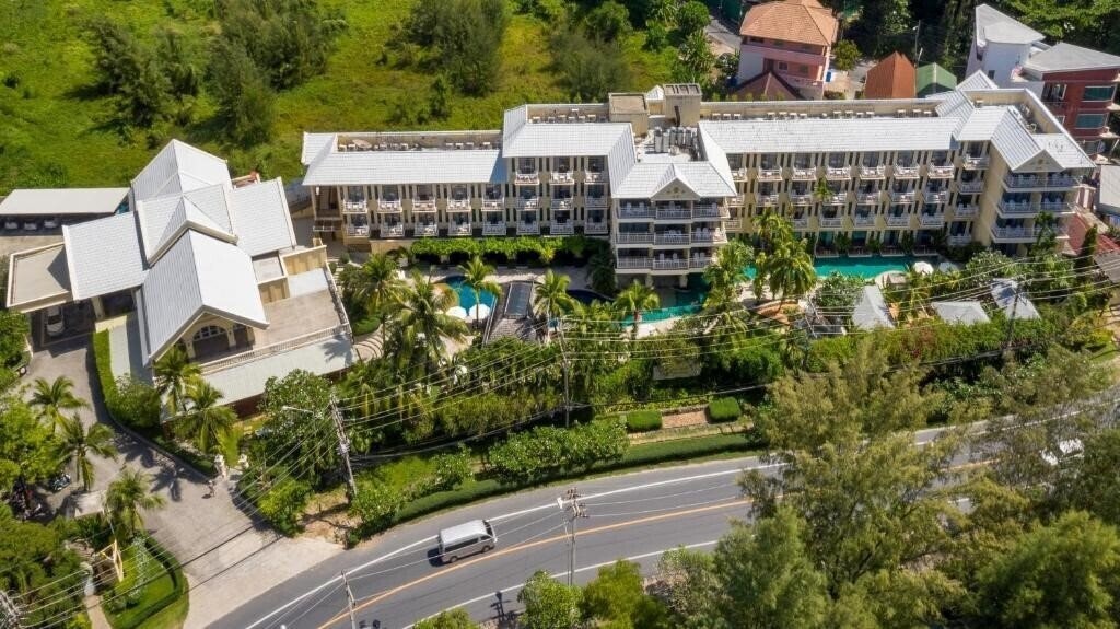 Зображення The Front Village Karon Phuket 3*