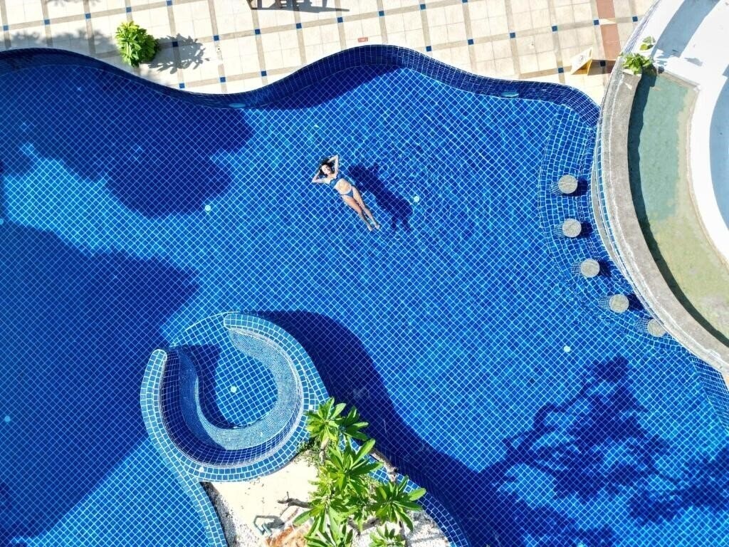Готель Patong Leelavadee Hua Ting Holiday Phuket 3*