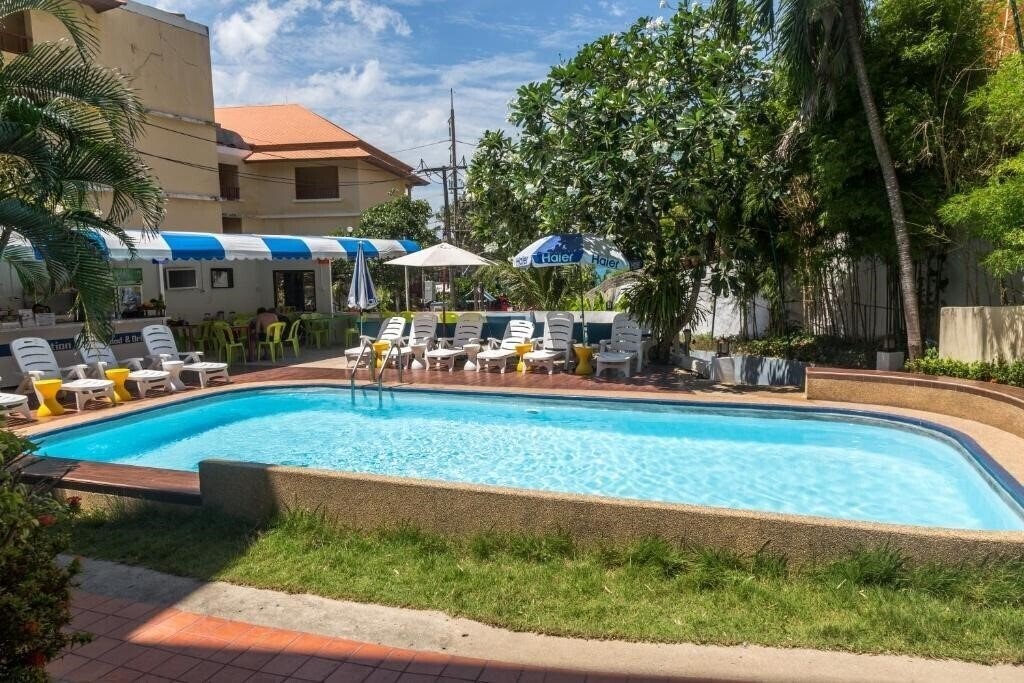 Отель Porterhouse Beach 3*