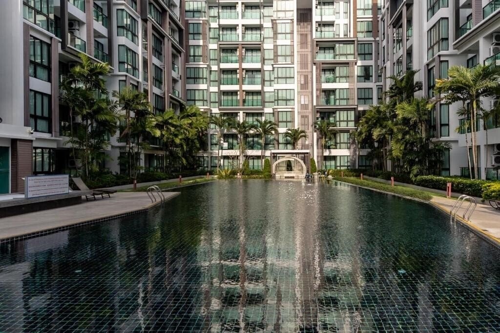 Готель Wyndham Phuket Airport 5*