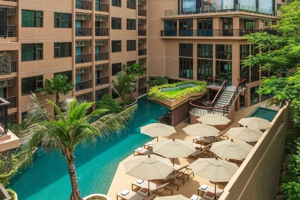 Отель The Proud Karon 4*