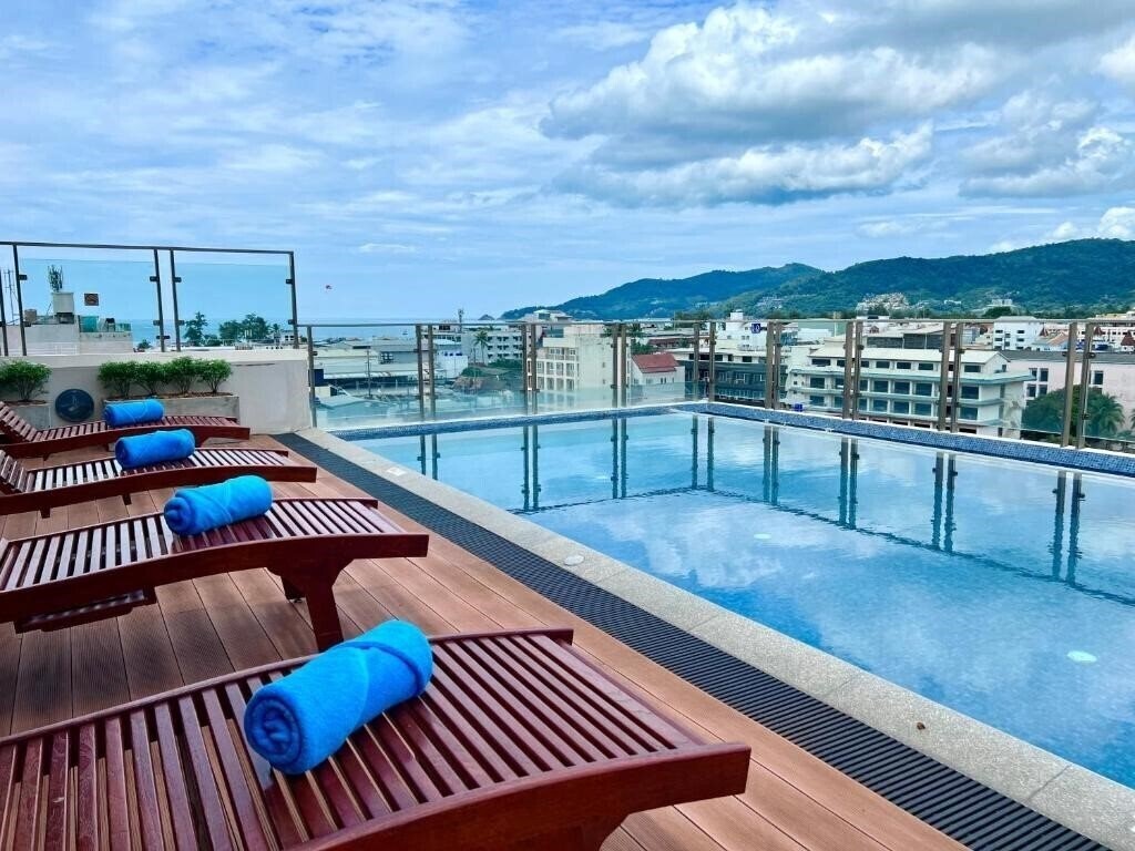 Готель Centro One Patong 3*