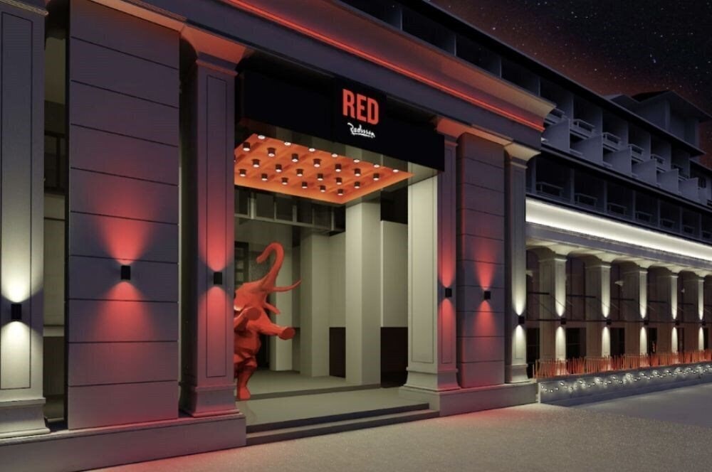 Готель Radisson Red Patong 5*