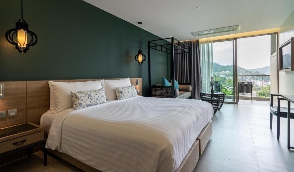 Изображение Fusion Suites Phuket Patong 4*