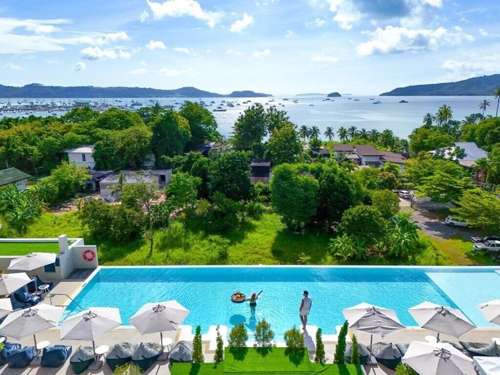 Картинка Chalong Marina Bay View Phuket 5*