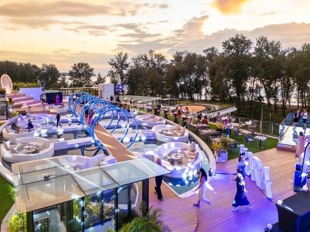 Картинка Kora Beach Resort Phuket 5*