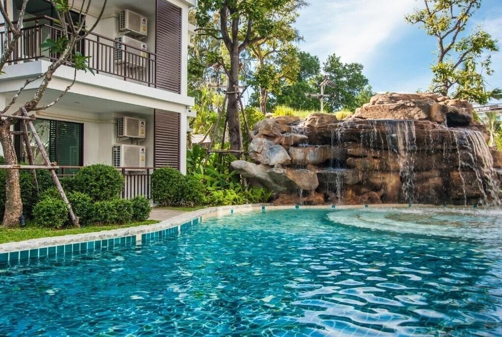 Фото The Title Kr Beach Condotel 3*