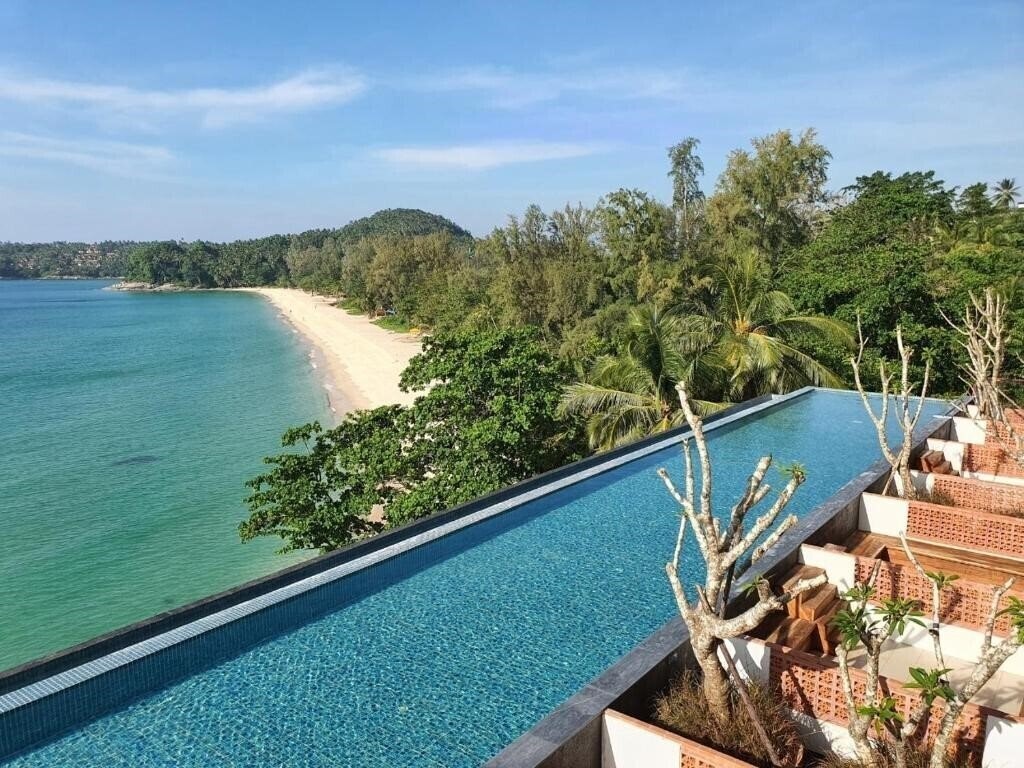 Готель Norn Talay Surin Beach 4*
