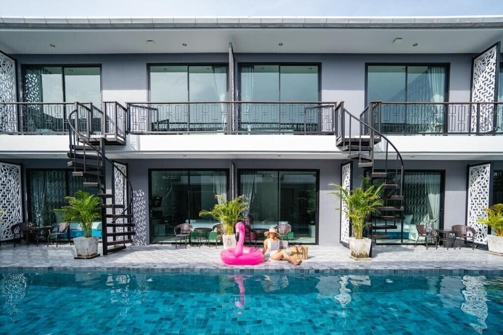 Отель Chanakarn Pool Access 4*