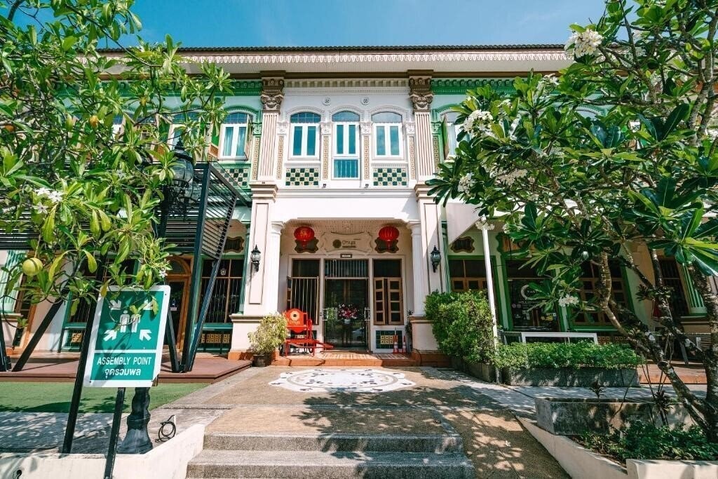 Готель O’Nya Phuket Hotel 3*