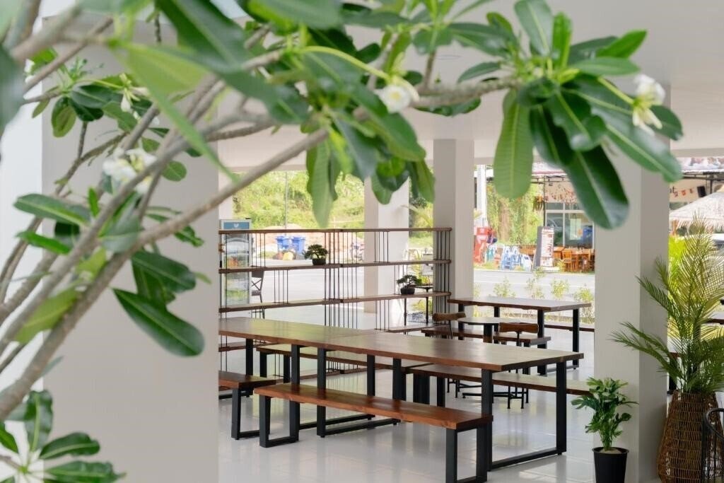 Картинка Seaside Naithon Phuket 4*