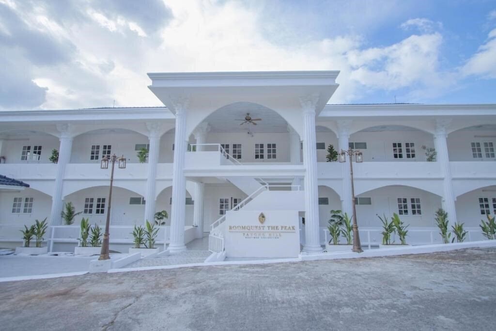 Готель Roomquest The Peak Patong Hill 3*