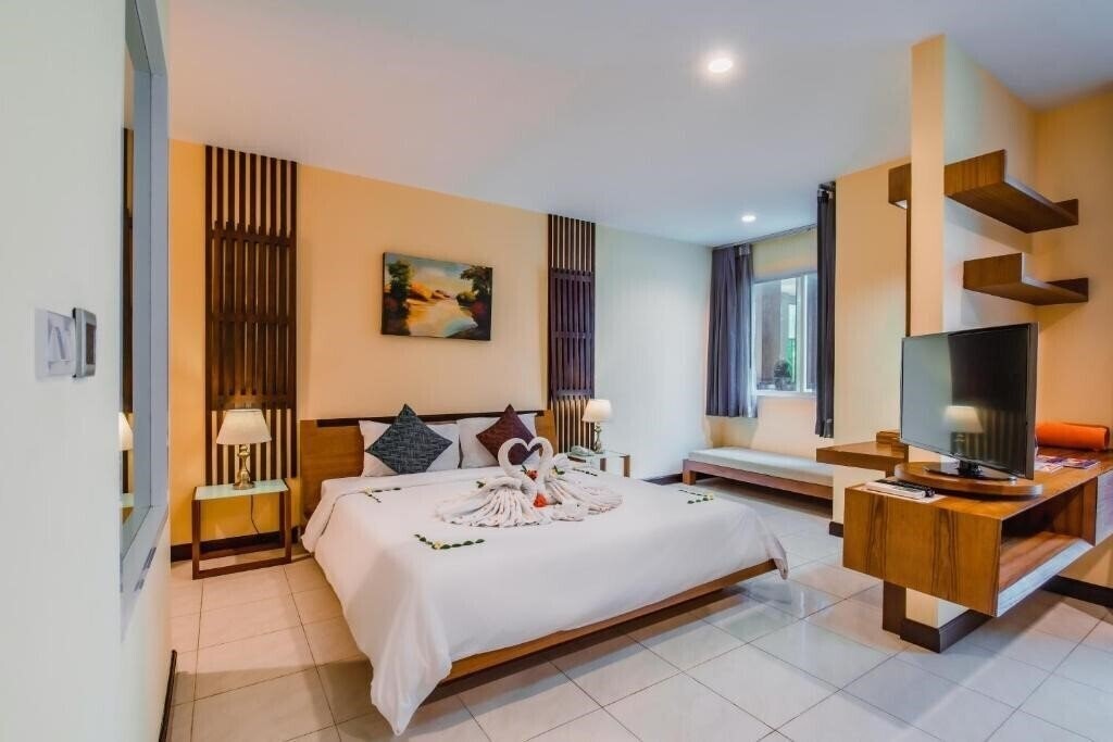 Зображення Elite Suites Hotel Patong 4*