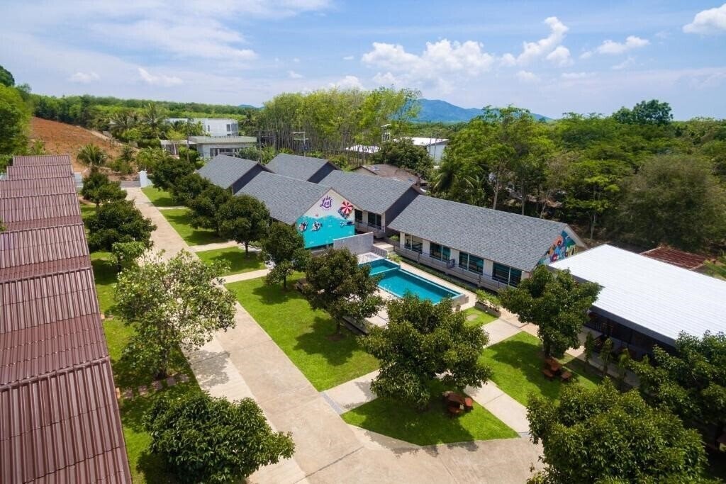 Отель Be Leaf Resort Sha by ZUZU 3*
