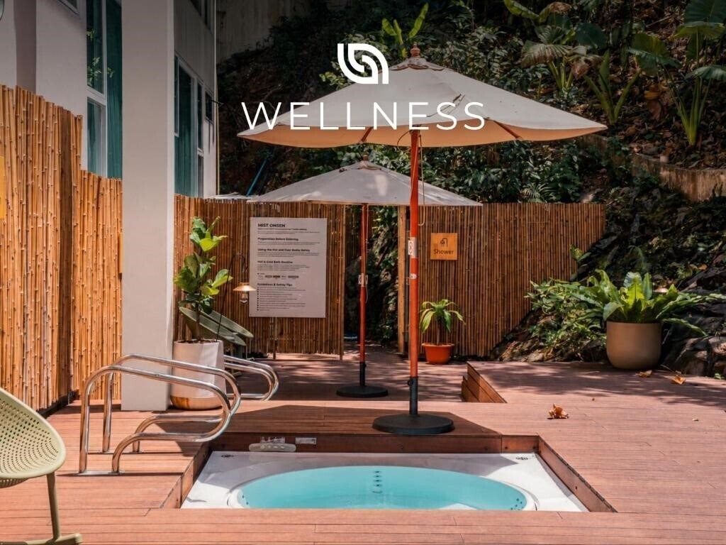 Готель Hilltop Wellness Living 4*