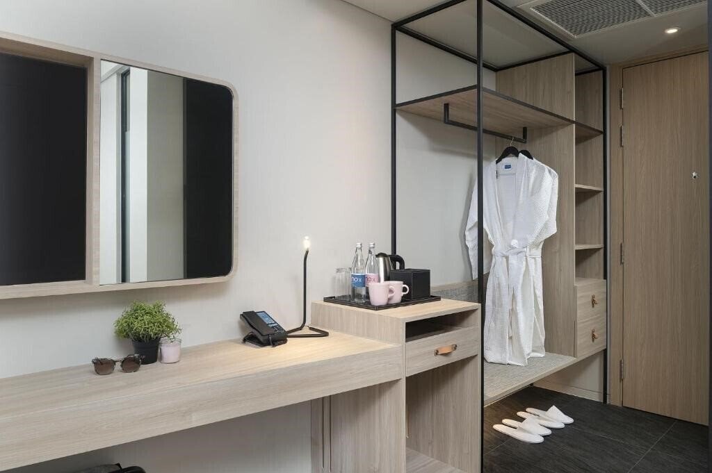 Фотография Jonox Phuket Karon 4*