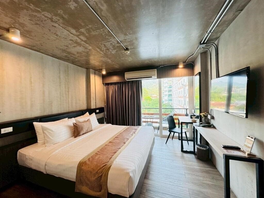 Картинка Aspira Central Patong 4*