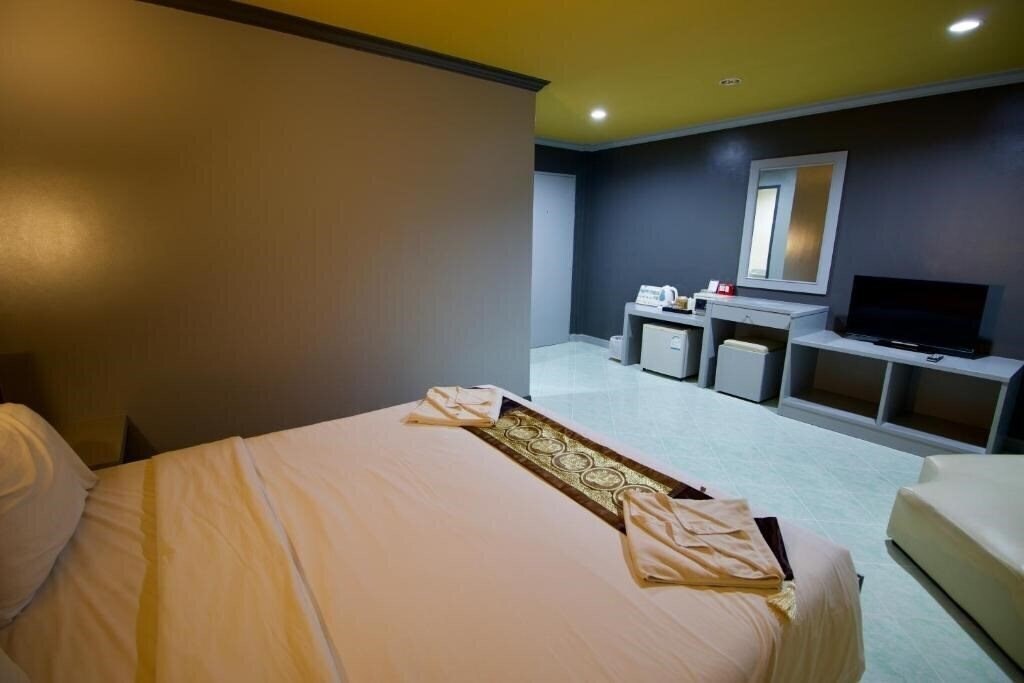 Фото The Little Moon Residence 3*
