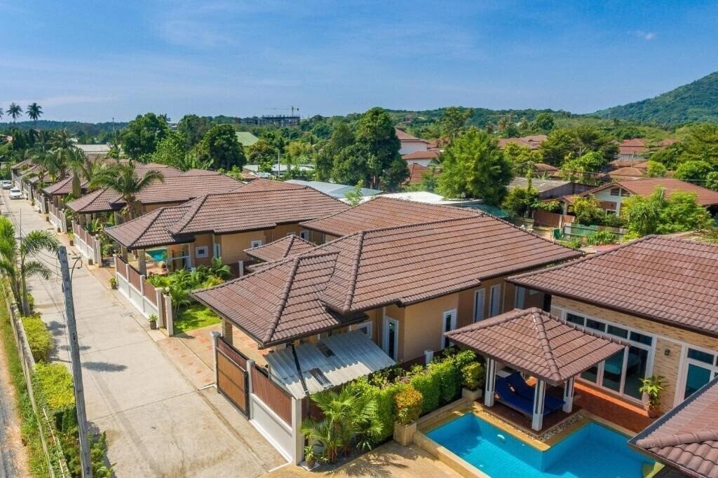 Отель Rawai Private Villas - Pools & Garden 3*