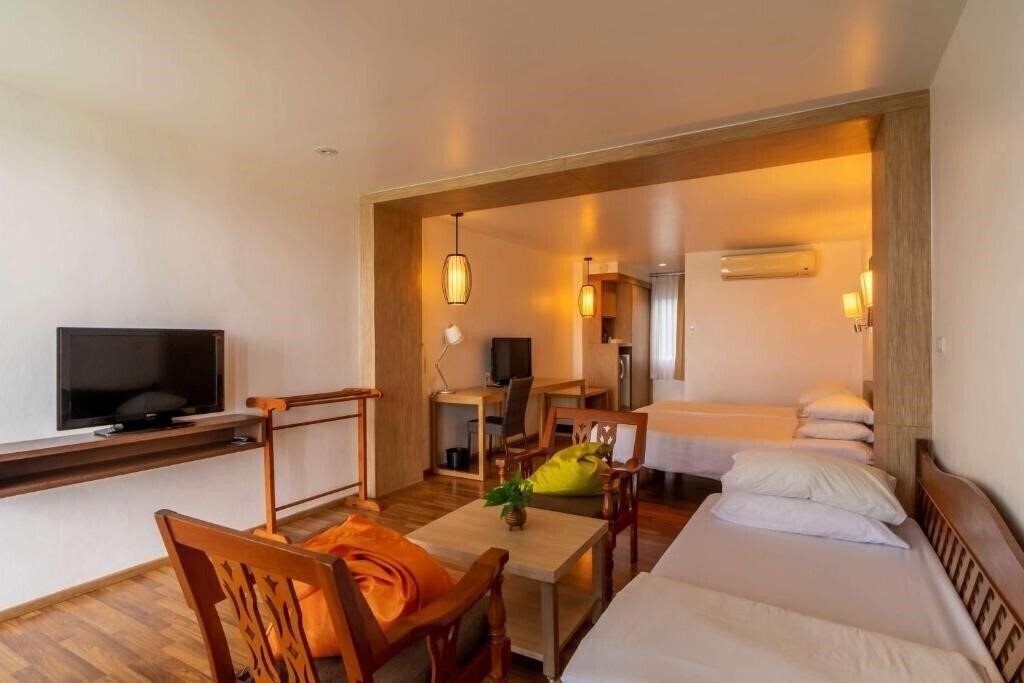 Готель Best Western Phuket Ocean Resort 3*
